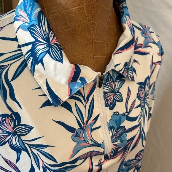 Soneven brand Blue and Pink Sleeveless Blouse‎ with Collar & 1/4 Zippered front - Picture 2 of 13